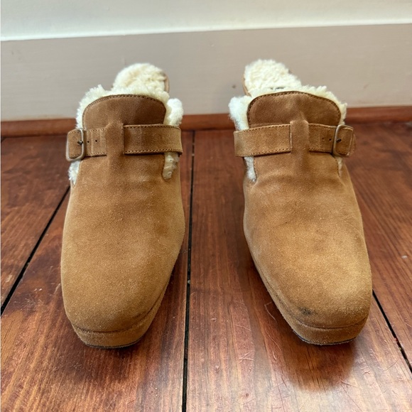 Stuart Weitzman Gomez Shearling Suede Buckle Clogs – Chestnut Size 7.5 💛🍄 - Picture 3 of 5